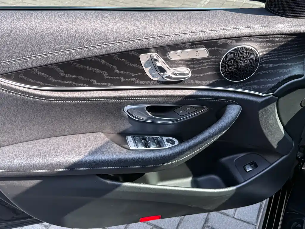 Mercedes-Benz E-Class 2018 — фото 10