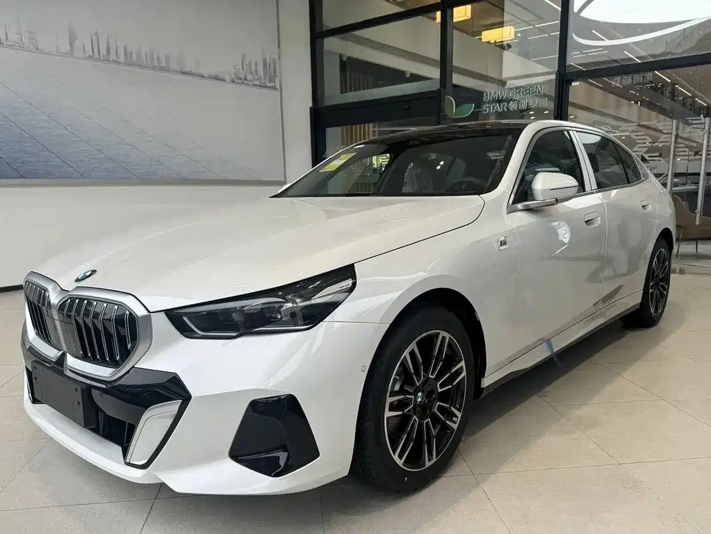 BMW 5 Series 2025