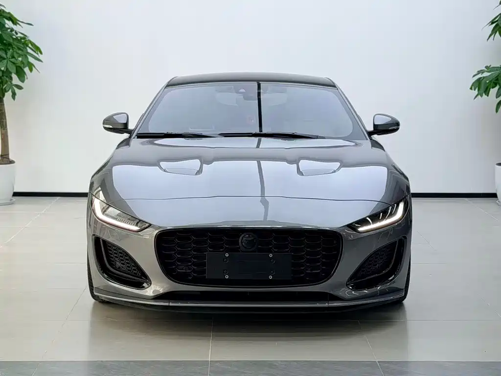 Jaguar F-TYPE 2024 — фото 2