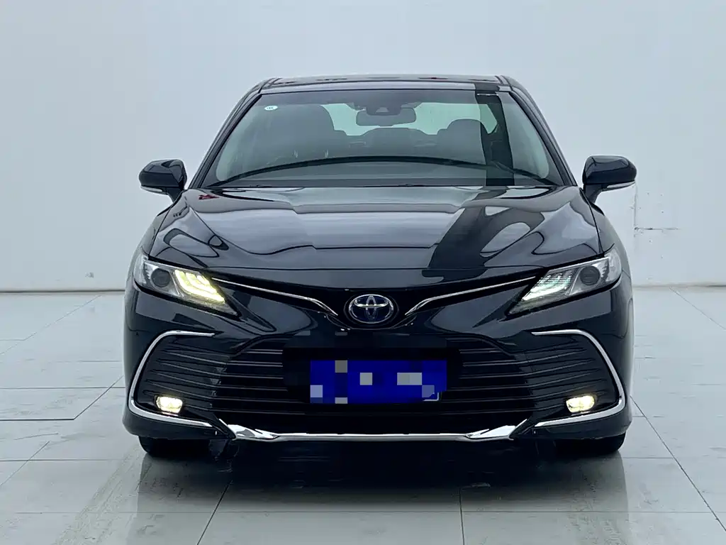 Toyota Camry 2024 — фото 3