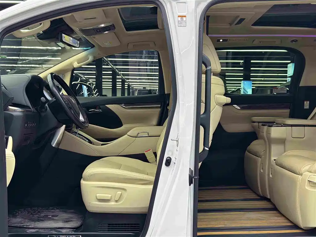 Toyota Alphard 2021 — фото 8