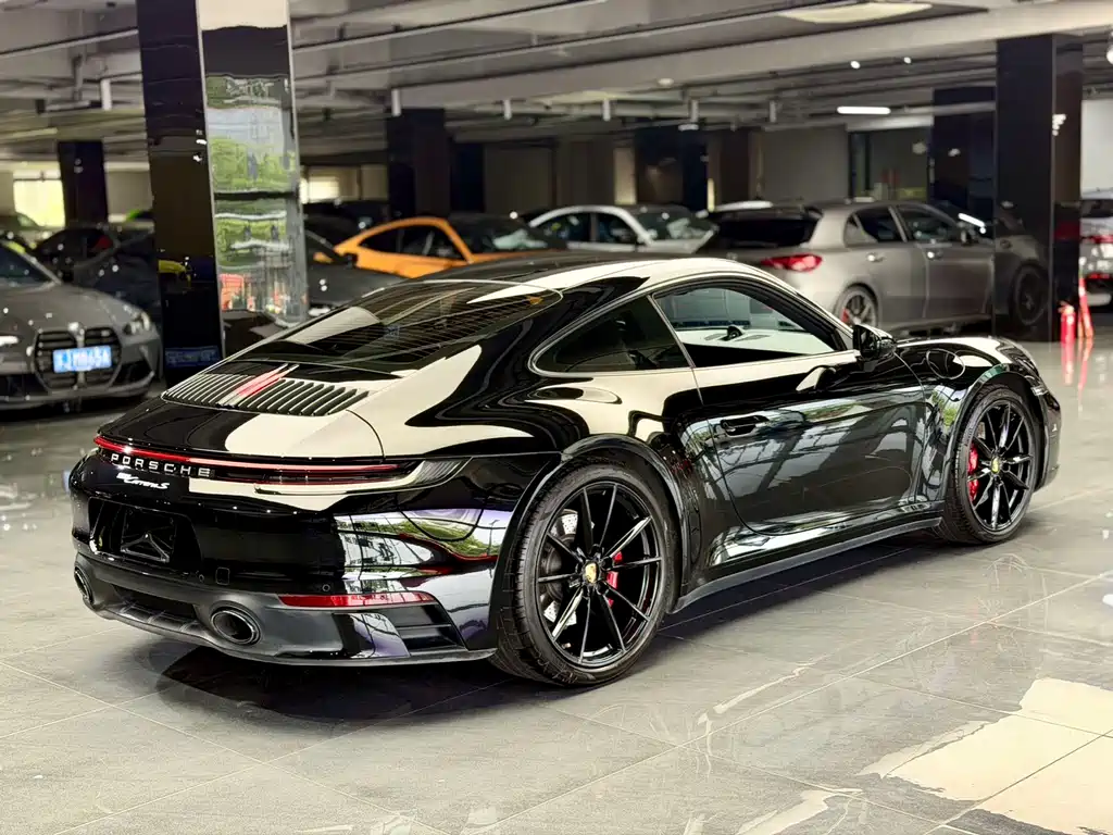 Porsche 911 2023