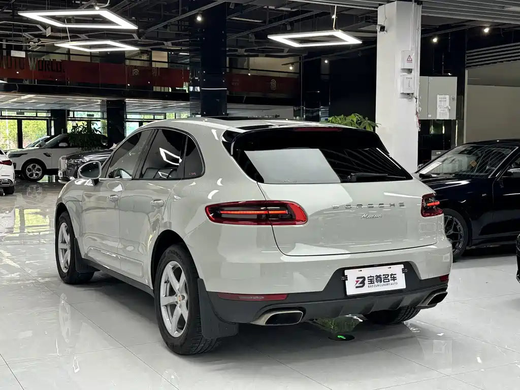 Porsche Macan 2017 — фото 9