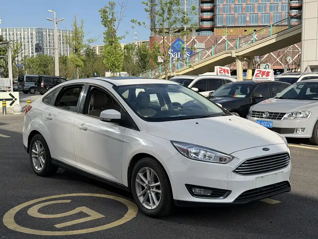 Ford Focus 2015 — фото 3