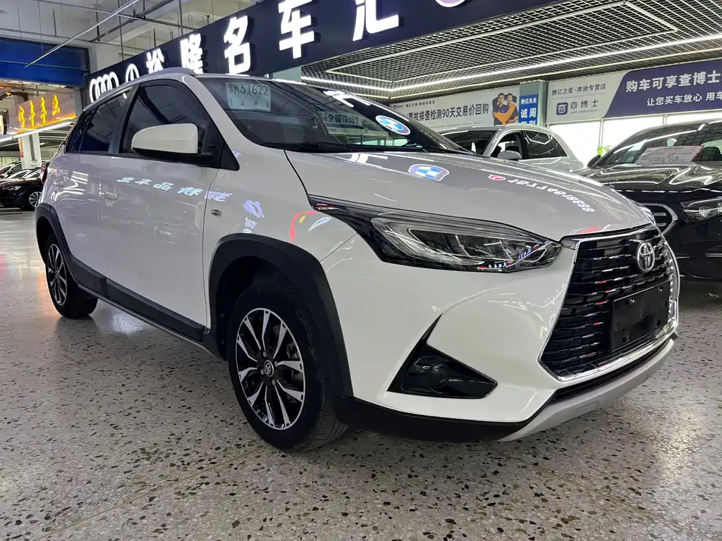 Toyota Yaris L 2022