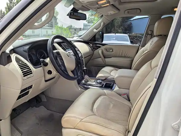 Infiniti QX 2011