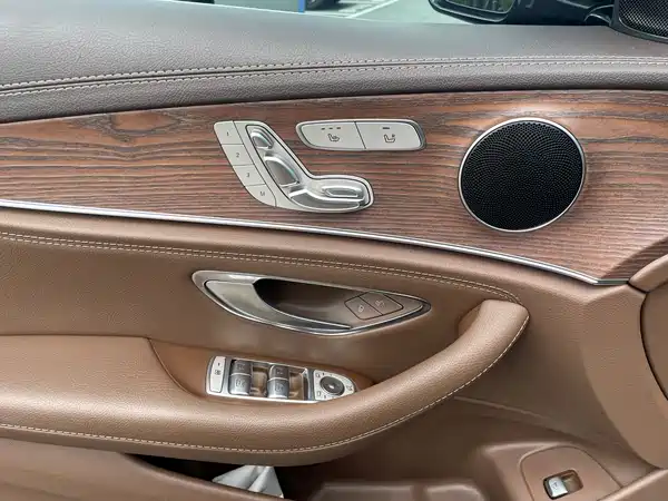 Mercedes-Benz E-Class 2022