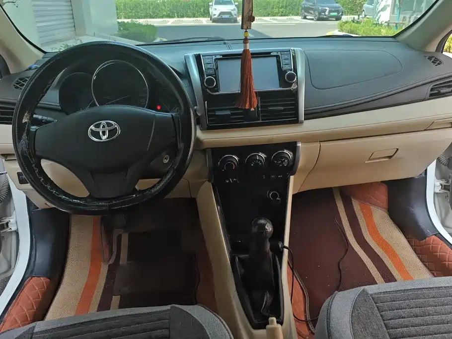 Toyota Vios 2015 — фото 12