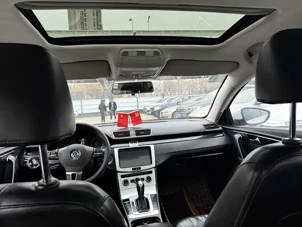 Volkswagen Magotan 2012