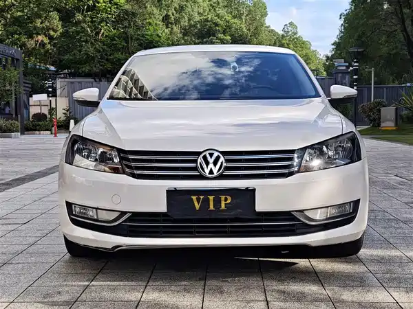 Volkswagen Passat 2011
