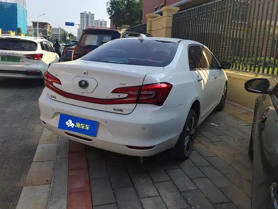 BYD Qin NEV 2018 — фото 3