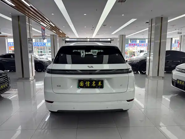 Li Auto L7 2025