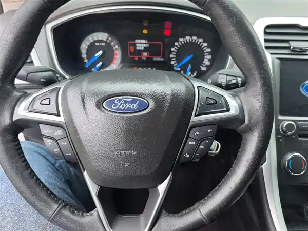 Ford Mondeo 2013