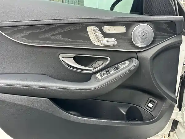Mercedes-Benz C-Class 2021