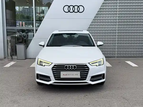 Audi A4L 2020