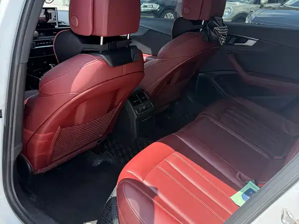 Audi A4L 2023
