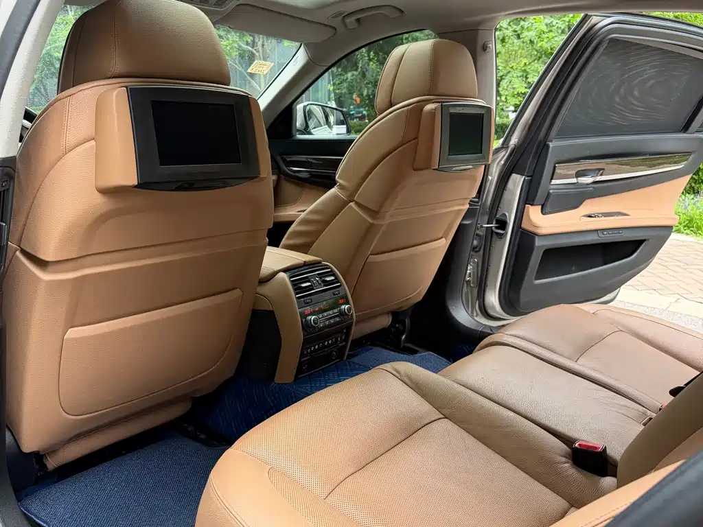 BMW 7 Series 2015 — фото 10