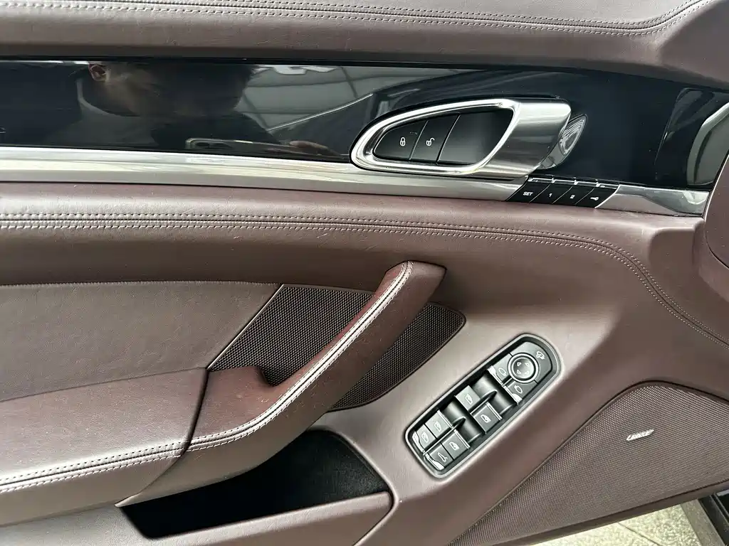 Porsche Panamera 2015 — фото 31