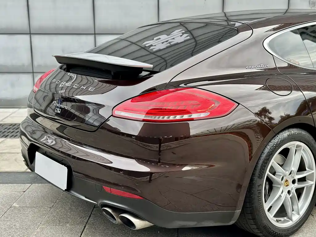 Porsche Panamera 2015 — фото 10
