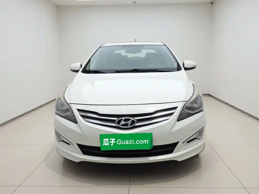 Hyundai Accent 2015 — фото 2
