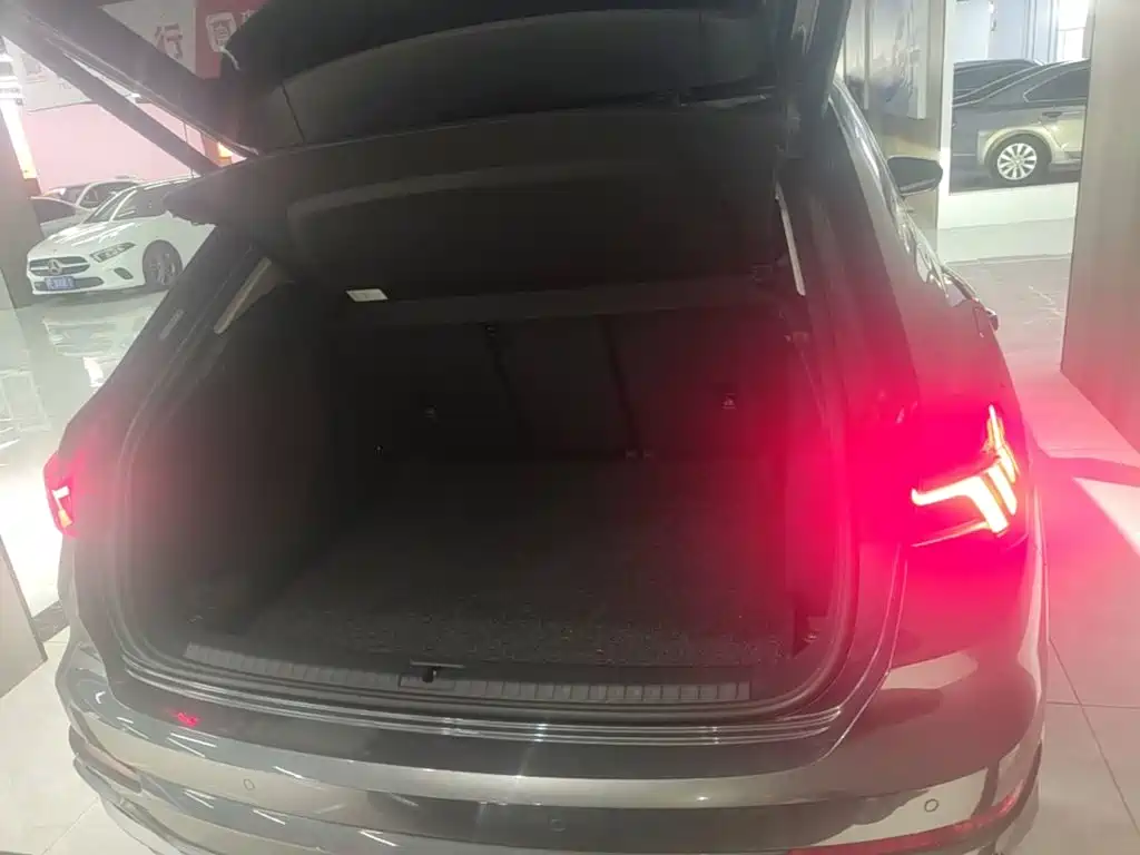 Audi Q3 2023 — фото 19