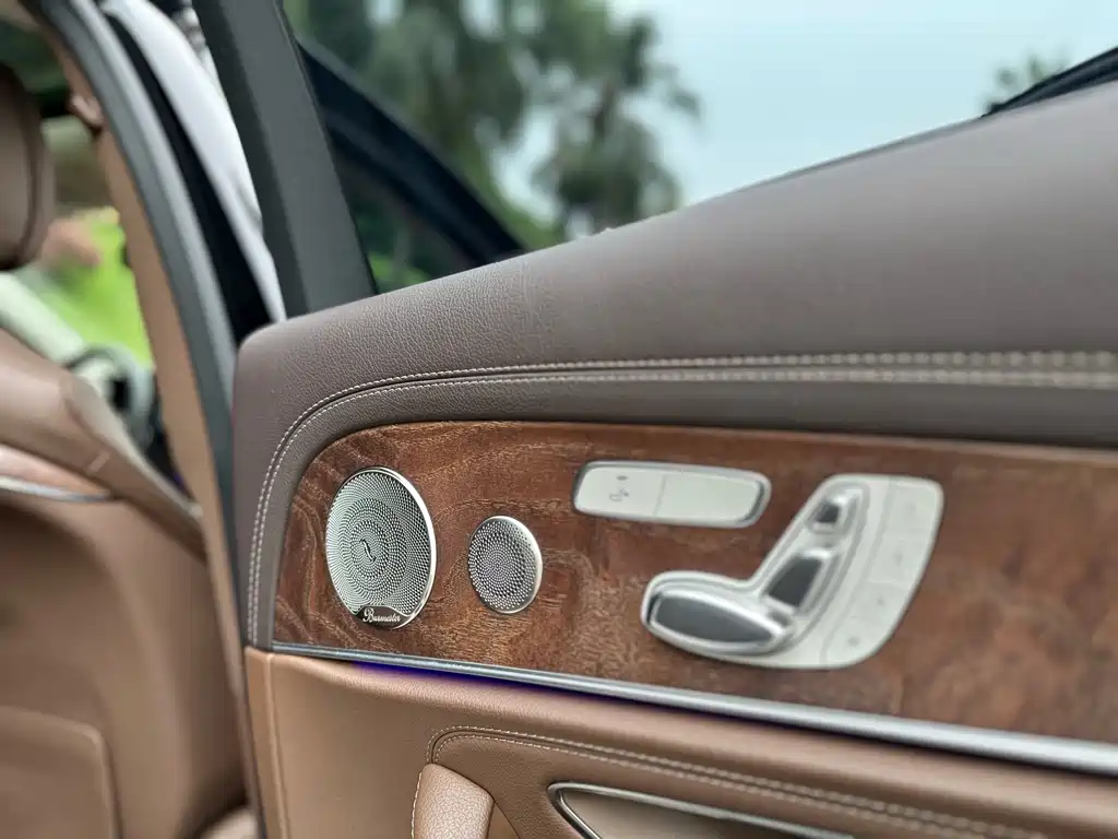Mercedes-Benz E-Class 2023 — фото 8