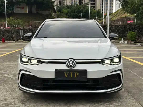 Volkswagen Golf 2021