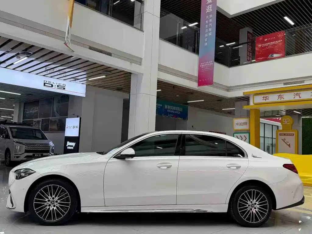 Mercedes-Benz C-Class 2024