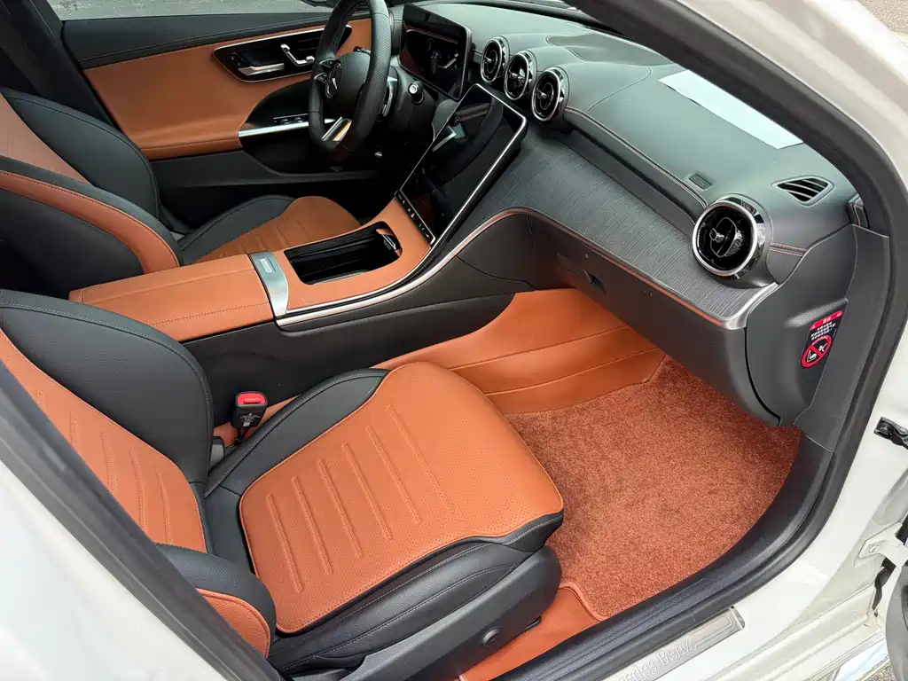 Mercedes-Benz C-Class 2024 — фото 13