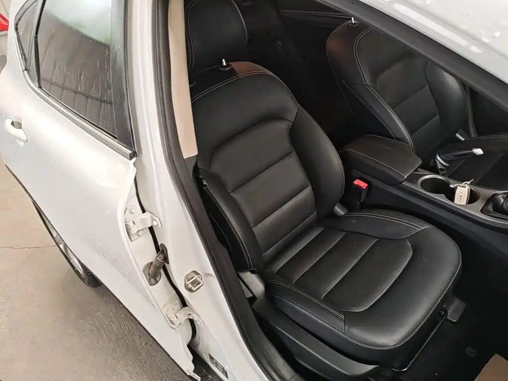 Geely Emgrand GS 2017 — фото 25