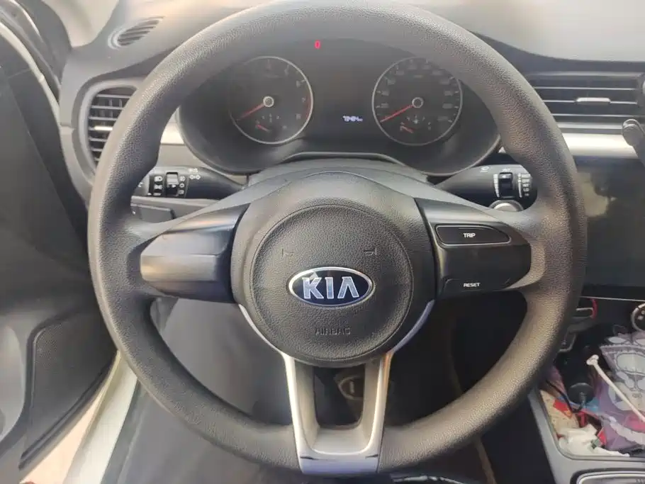 Kia K2 2017 — фото 15