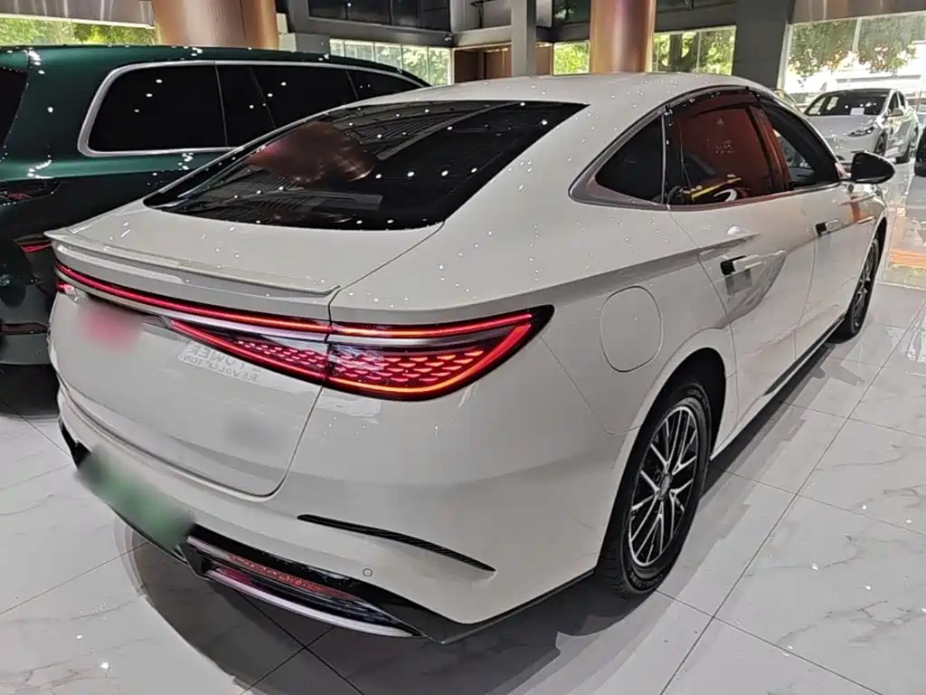 BYD Seal 07 DM-i 2025 — фото 7