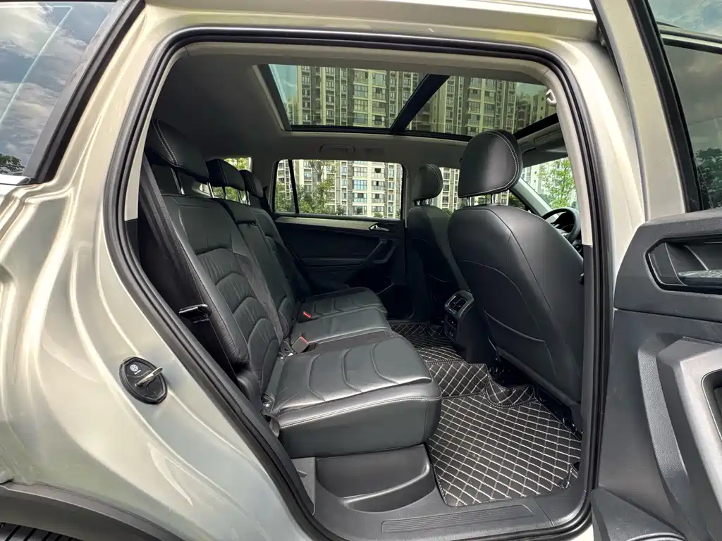 Volkswagen Tiguan L 2018 — фото 12
