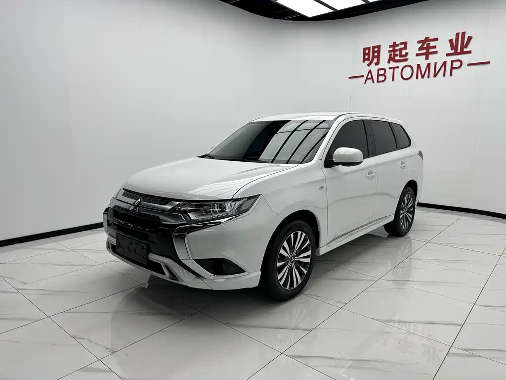 Mitsubishi Outlander 2023