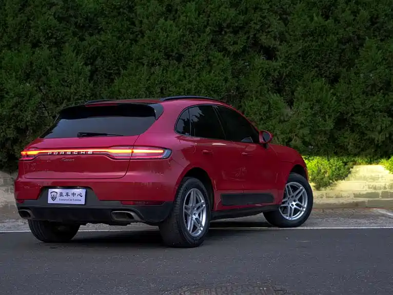 Porsche Macan 2021