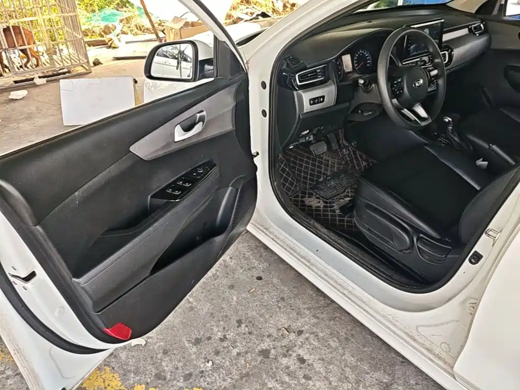 Kia Forte 2021 — фото 16