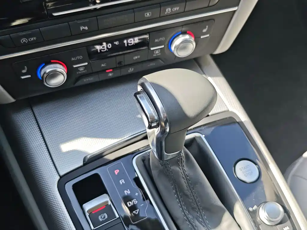 Audi A6L 2015 — фото 17