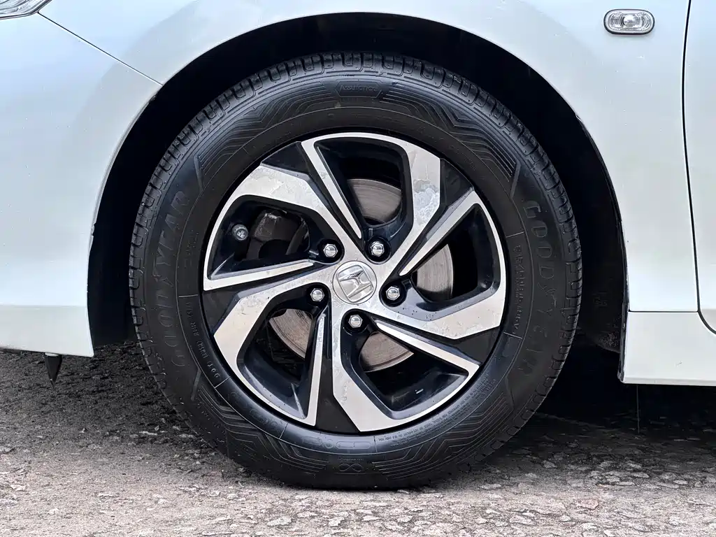 Honda Accord 2017 — фото 13