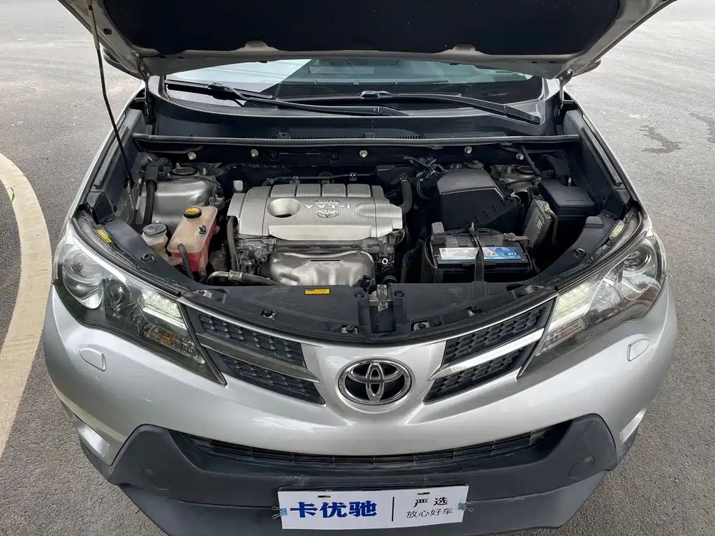 Toyota RAV4 2014 — фото 18