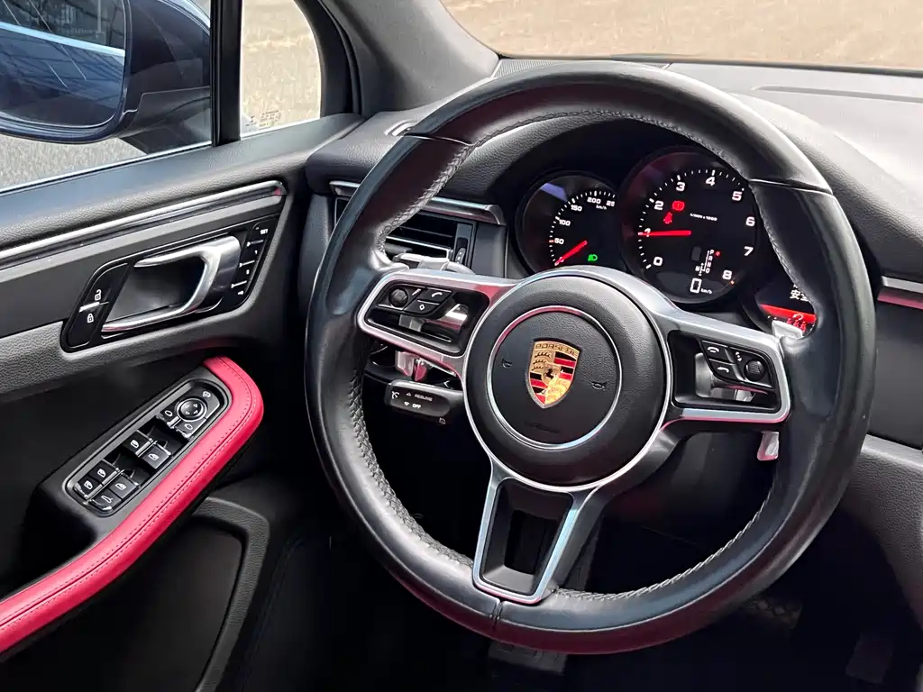 Porsche Macan 2020 — фото 9