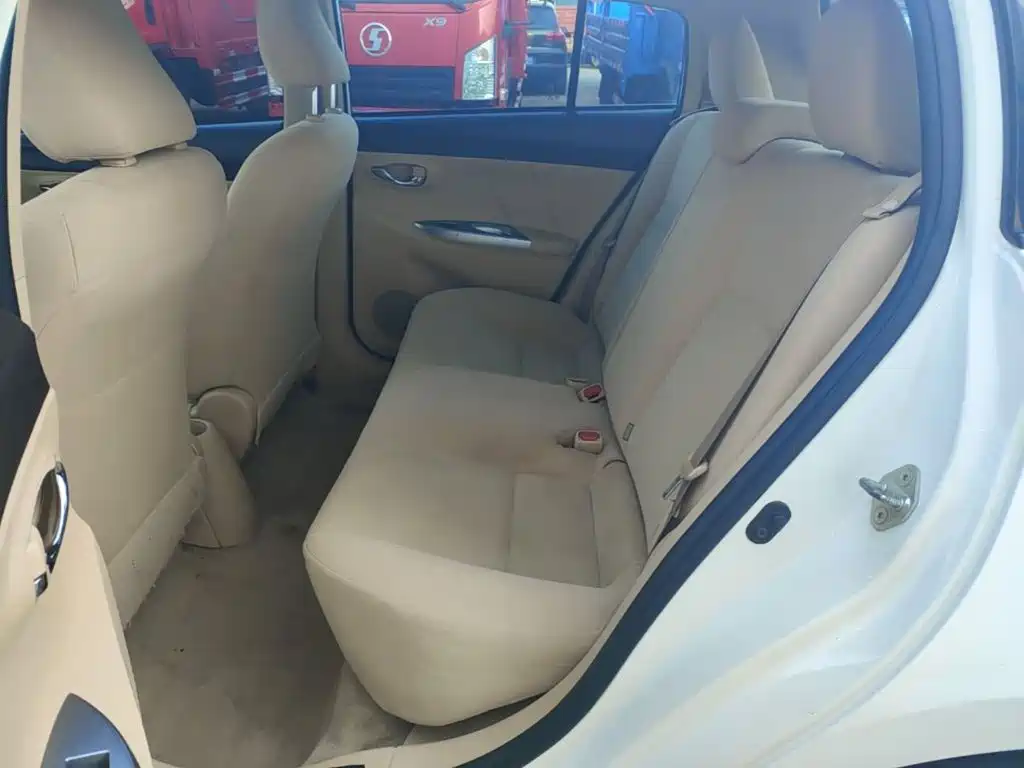 Toyota Yaris L 2015 — фото 17