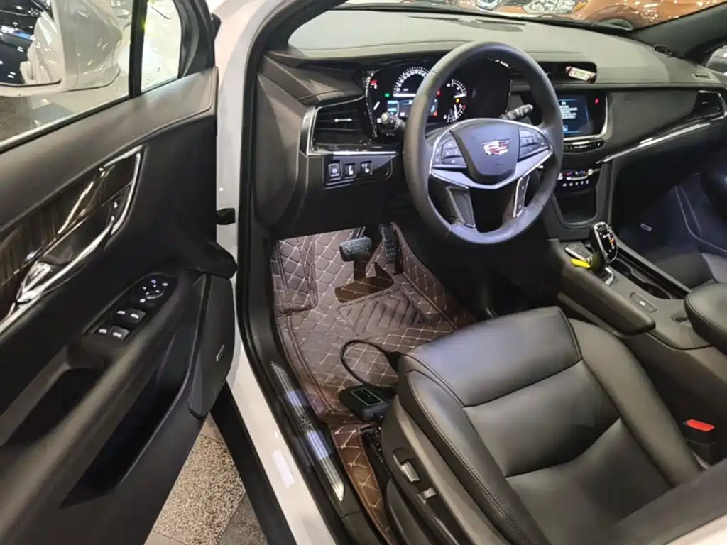 Cadillac XT5 2019 — фото 16