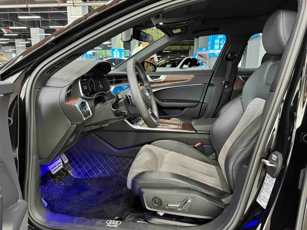 Audi A6L 2022