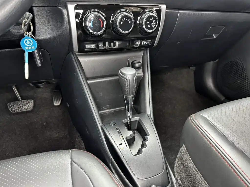 Toyota Yaris L 2022 — фото 18
