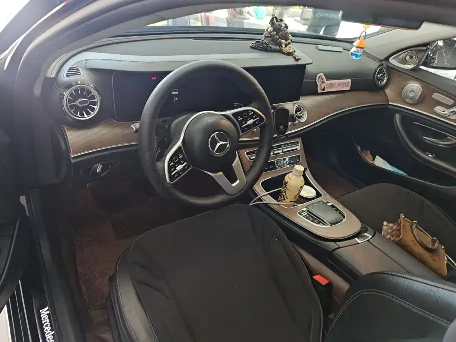 Mercedes-Benz E-Class 2019 — фото 12