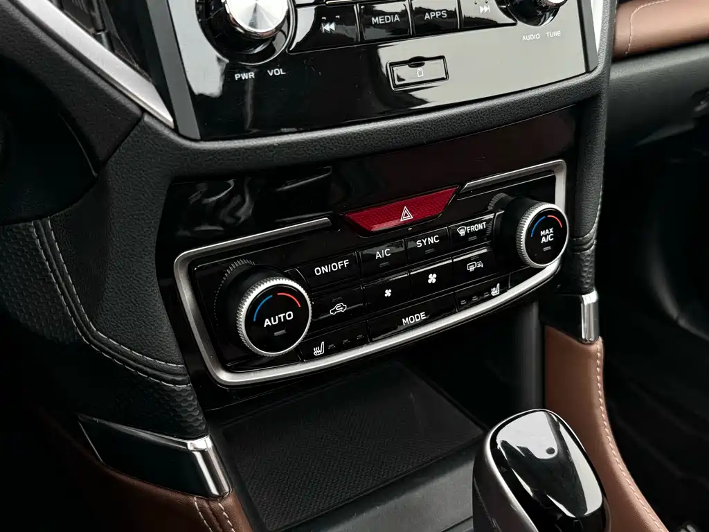 Subaru Forester 2023 — фото 17