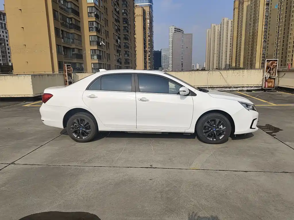 BYD Qin NEV 2020 — фото 5