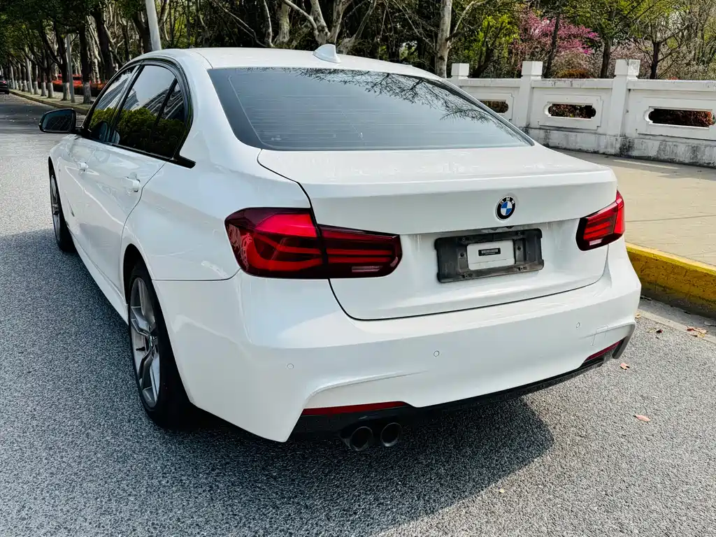 BMW 3 Series 2018 — фото 10