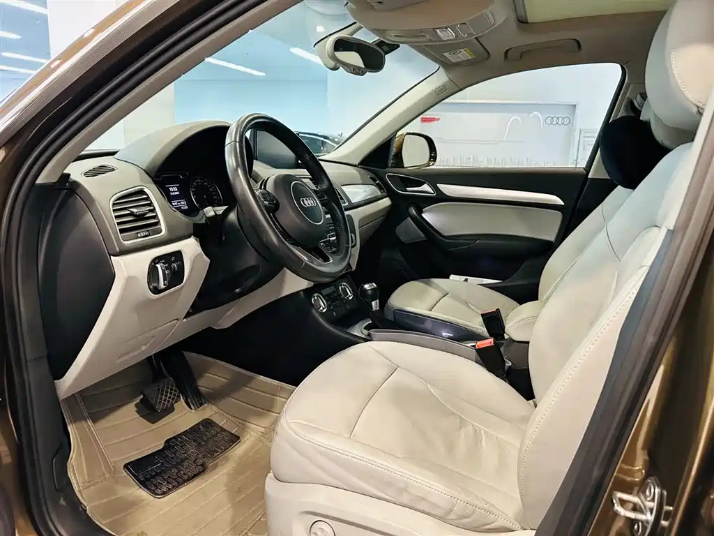 Audi Q3 2015 — фото 10