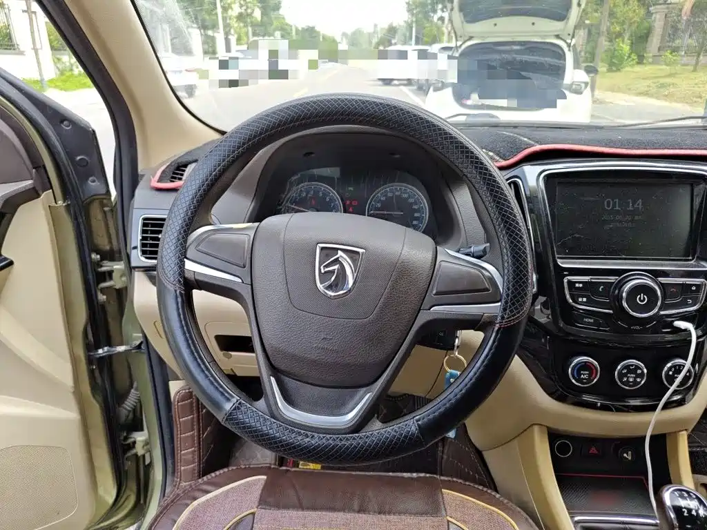 Baojun 730 2015